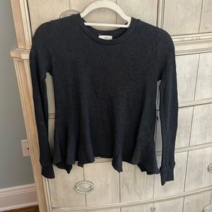 Long sleeve sweater perfect for work and other occasions!
